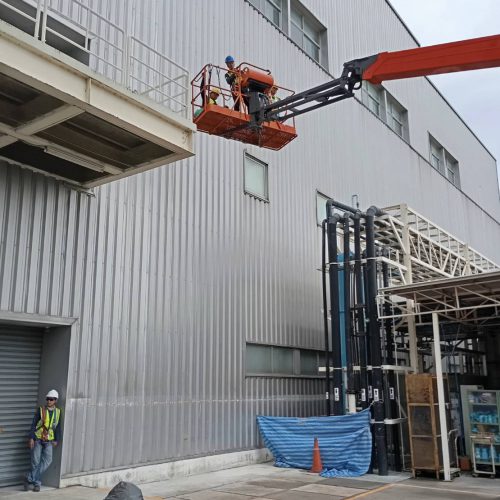 ซ่อมแซมรางน้ำข้างอาคาร (4)