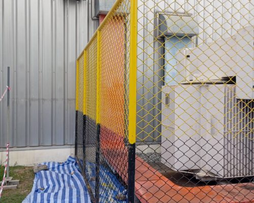 ติดตั้งรั้วตะแกรงรอบหม้อแปลง (3)